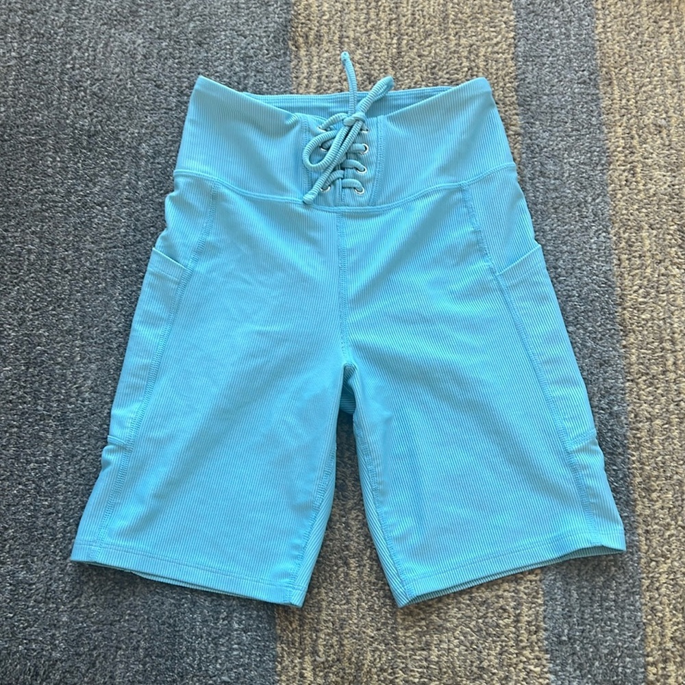 Ribbed bike shorts with pockets